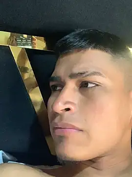 Snapshot of Emiliano_Reyes chatting on 8, 7, 2026 Emiliano Reyes online show from 8, 7, 2026