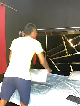 Snapshot of Emiliano_Reyes chatting on 24, 11, 2025 Emiliano Reyes online show from 24, 11, 2025