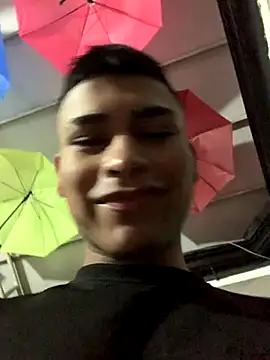 Snapshot of Emiliano_Reyes chatting on 3, 12, 2025 Emiliano Reyes online show from 3, 12, 2025