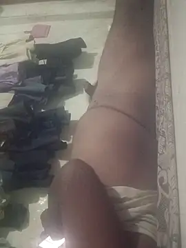 Snapshot of RNlov chatting on 1, 11, 2025 RNlov online show from 1, 11, 2025