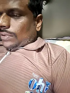 Snapshot of RNlov chatting on 11, 11, 2025 RNlov online show from 11, 11, 2025