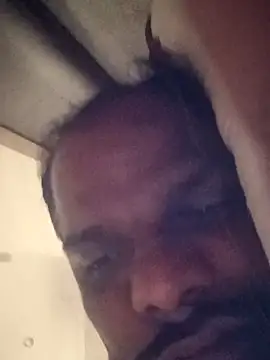 Snapshot of RNlov chatting on 8, 11, 2025 RNlov online show from 8, 11, 2025