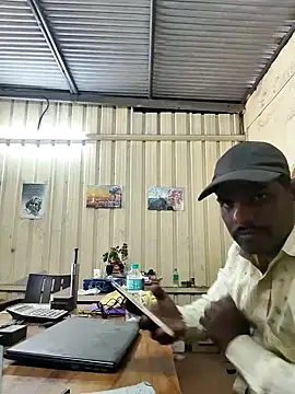 Snapshot of RNlov chatting on 20, 11, 2025 RNlov online show from 20, 11, 2025