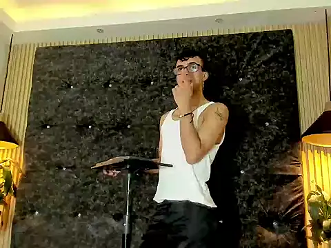 the fenix boy online show from 2, 11, 2025