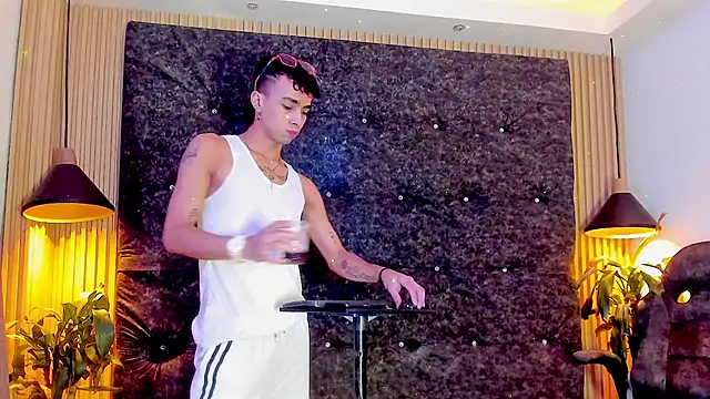 the fenix boy online show from 25, 10, 2025