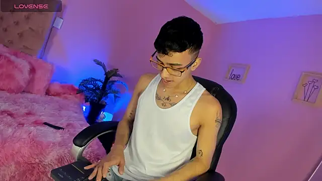 the fenix boy online show from 3, 12, 2025