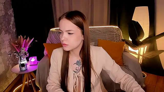 MelissaBell  online show from 8, 11, 2025