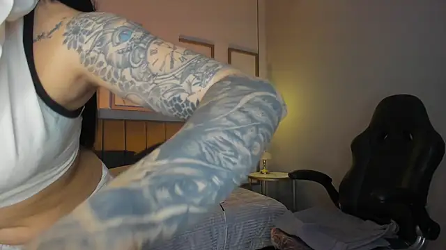 Nahome Kuperth online show from 24, 10, 2025