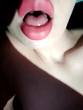 Snapshot of Loveyoudearxq chatting on 18, 11, 2025 Loveyoudearxq online show from 18, 11, 2025