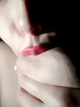 Snapshot of Loveyoudearxq chatting on 24, 11, 2025 Loveyoudearxq online show from 24, 11, 2025