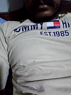 Snapshot of rahulsexyb chatting on 20, 10, 2025 rahulsexyb online show from 20, 10, 2025