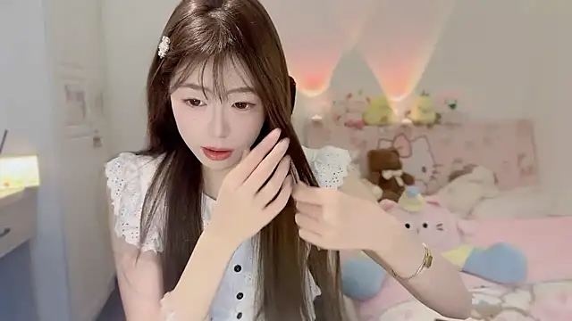 Onecutelittle online show from 1, 11, 2025