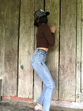 Kylie beem online show from 12, 11, 2025