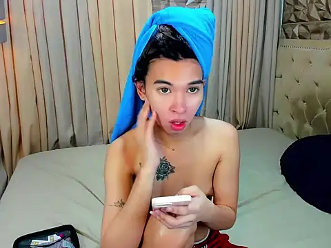 Snapshot of hardcocktwink chatting on 19, 4, 2026 hardcocktwink online show from 19, 4, 2026