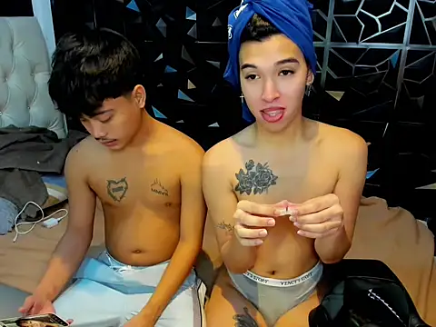 Snapshot of hardcocktwink chatting on 25, 5, 2026 hardcocktwink online show from 25, 5, 2026