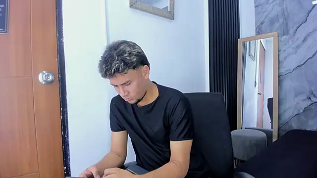 Alan-Smith1 online show from 1, 12, 2025