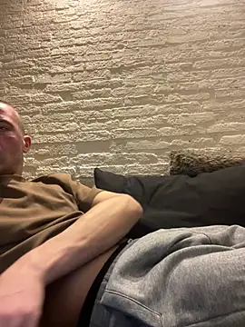 Rotteei1 online show from 8, 4, 2026