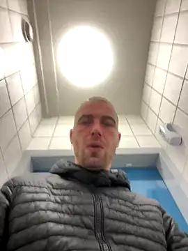 Rotteei1 online show from 15, 12, 2025