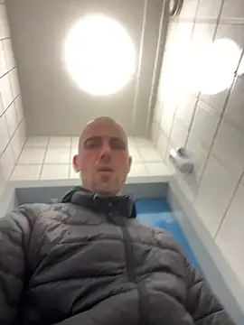 Rotteei1 online show from 10, 11, 2025