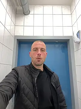 Rotteei1 online show from 15, 4, 2026