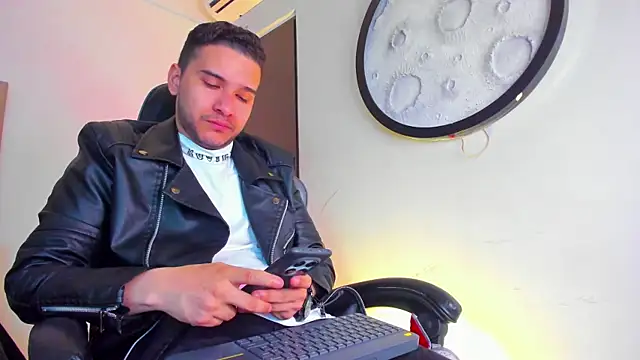 mike 257 online show from 7, 2, 2026