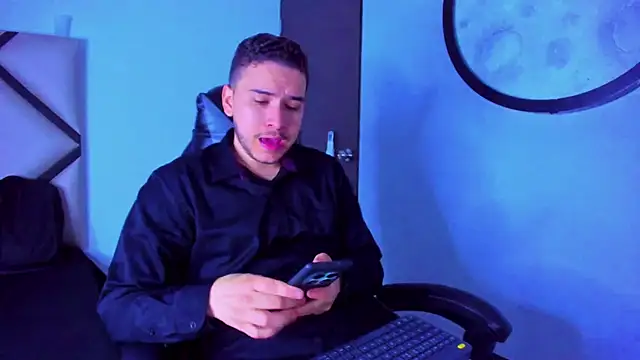 mike 257 online show from 15, 12, 2025