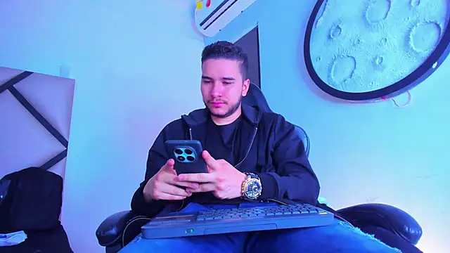 mike 257 online show from 5, 2, 2026