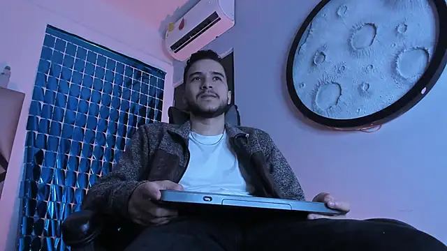 mike 257 online show from 10, 3, 2026