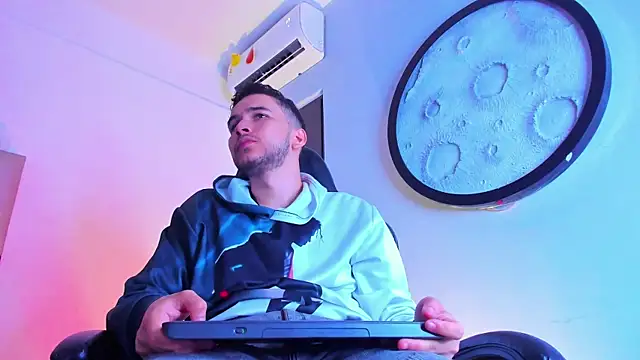 mike 257 online show from 21, 2, 2026