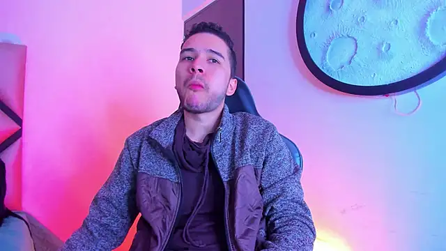 mike 257 online show from 10, 2, 2026