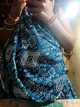 Hot cauple indian online show from 18, 2, 2026