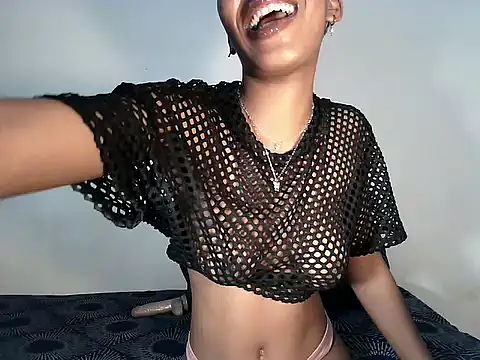 MinnieBee101 online show from 29, 11, 2025