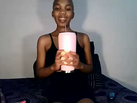 MinnieBee101 online show from 23, 10, 2025