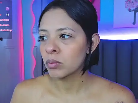 Aria Russo online show from 3, 12, 2025