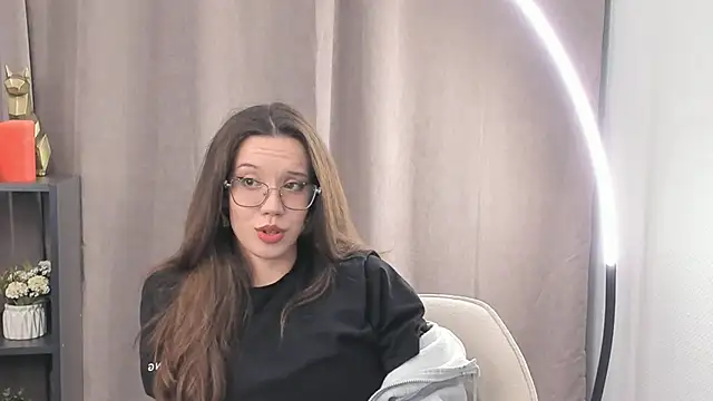 FabiolaCowing online show from 23, 10, 2025