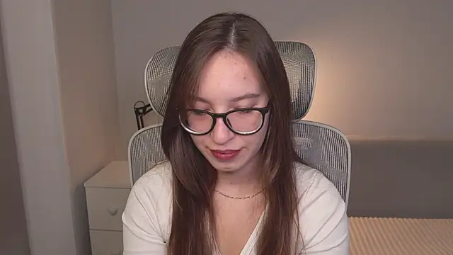 Snapshot of WhyEmmyCry chatting on 7, 6, 2026 WhyEmmyCry online show from 7, 6, 2026