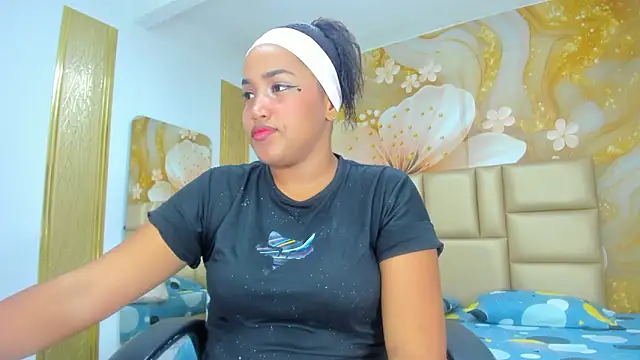 NahomiWalker  online show from 18, 2, 2026