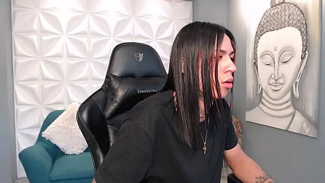 Snapshot of ArohomLester chatting on 18, 11, 2025 ArohomLester online show from 18, 11, 2025