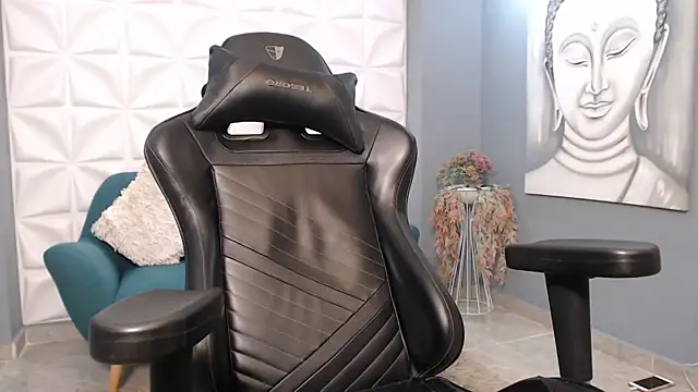 Snapshot of ArohomLester chatting on 24, 10, 2025 ArohomLester online show from 24, 10, 2025