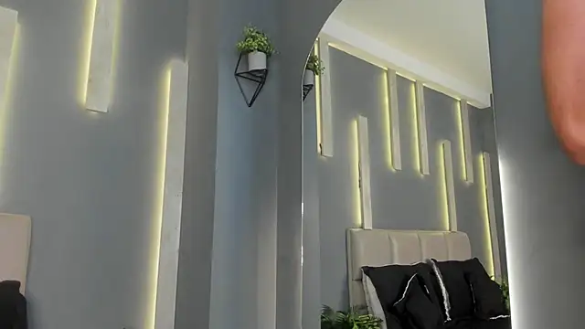 Snapshot of ArohomLester chatting on 25, 11, 2025 ArohomLester online show from 25, 11, 2025