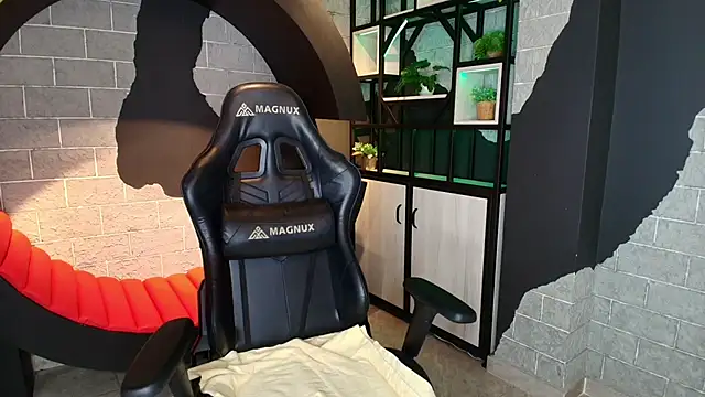 Snapshot of ArohomLester chatting on 2, 11, 2025 ArohomLester online show from 2, 11, 2025