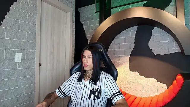 Snapshot of ArohomLester chatting on 30, 10, 2025 ArohomLester online show from 30, 10, 2025