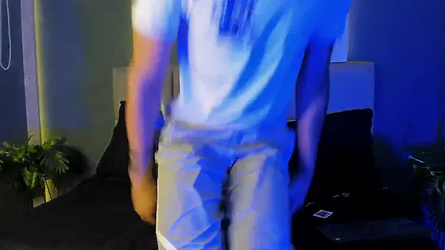 Snapshot of ArohomLester chatting on 30, 11, 2025 ArohomLester online show from 30, 11, 2025