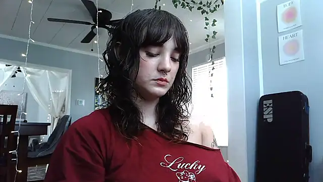 Snapshot of Trickylucy555 chatting on 24, 6, 2026 Trickylucy555 online show from 24, 6, 2026