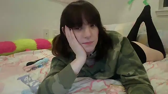 Snapshot of Trickylucy555 chatting on 21, 12, 2025 Trickylucy555 online show from 21, 12, 2025