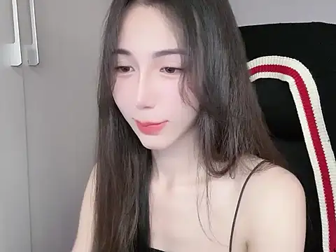 Snapshot of -Alicee- chatting on 6, 11, 2025 -Alicee- online show from 6, 11, 2025