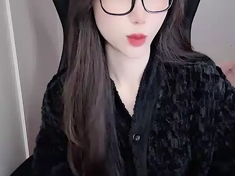 Snapshot of -Alicee- chatting on 19, 11, 2025 -Alicee- online show from 19, 11, 2025