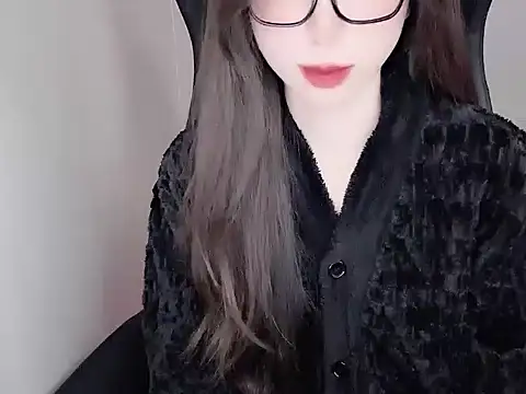 Snapshot of -Alicee- chatting on 19, 11, 2025 -Alicee- online show from 19, 11, 2025