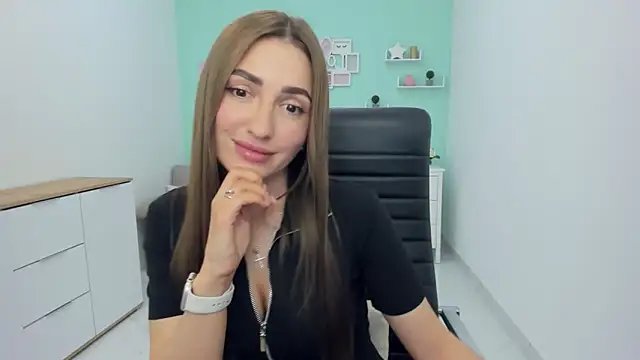 Snapshot of LaraSmelal chatting on 17, 5, 2026 LaraSmelal online show from 17, 5, 2026
