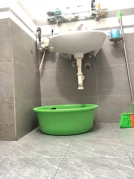 HinayLa online show from 5, 4, 2026